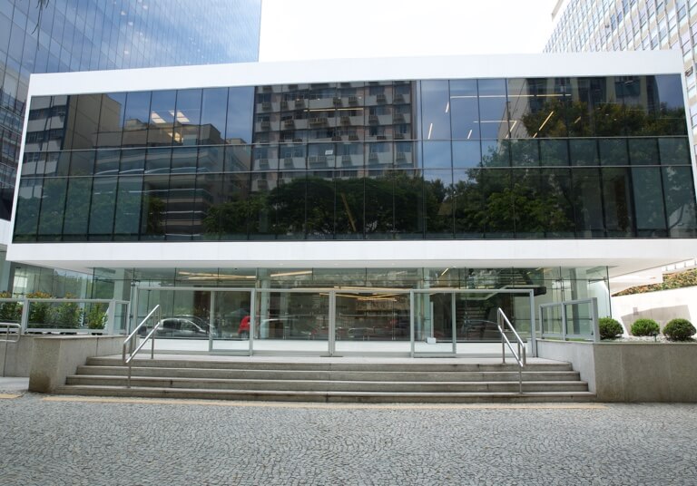 Institutional Partnership