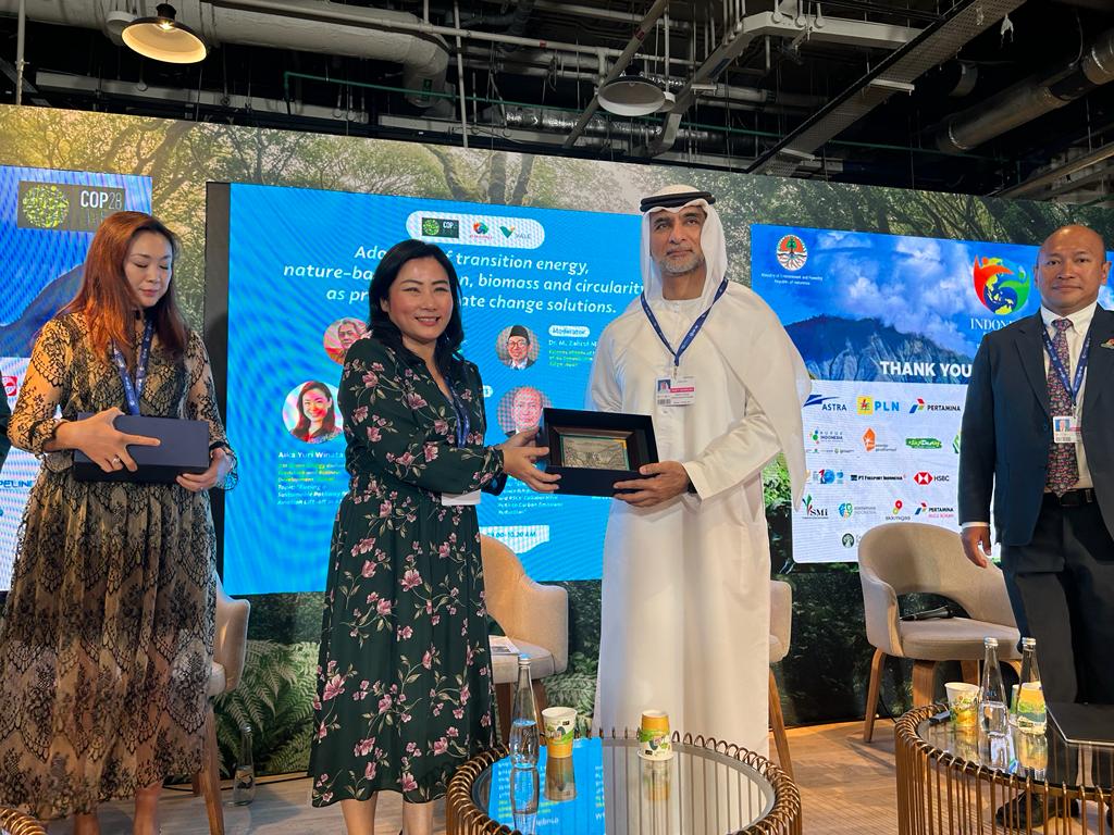 CEO PT Vale Indonesia Tbk (PT Vale) Febriany Eddy menjadi salah satu panelis pada diskusi mengenai perubahan iklim, di Paviliun Indonesia pada perhelatan dunia Conference of Parties (COP) ke-28 di Dubai, Uni Emirat Arab, Kamis (30/11/2023) sore waktu setempat. 