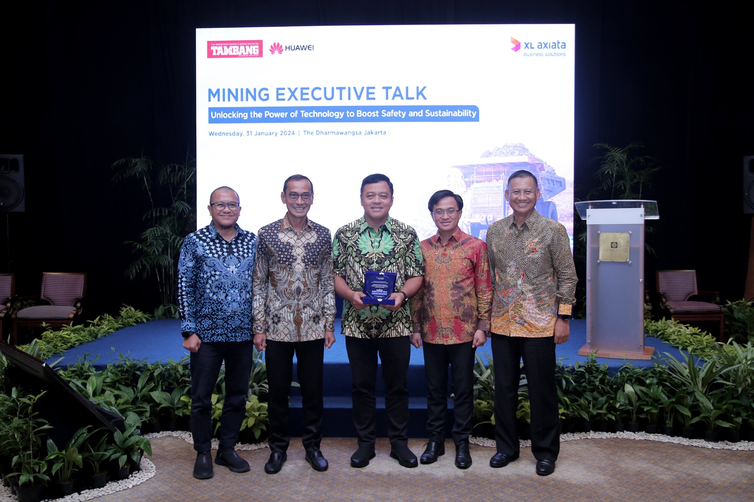 Peringatan Bulan Keselamatan dan Kesehatan Kerja (K3) Nasional menjadi momentum untuk terus berkomitmen mengkampanyekan betapa pentingnya penerapan nilai-nilai keselamatan dan kesehatan dalam bekerja.